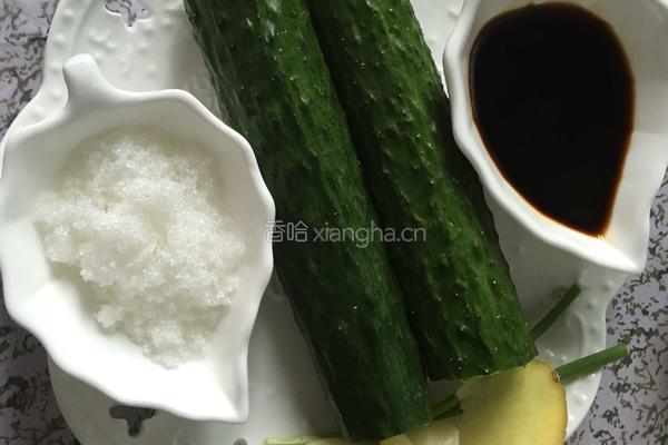 凉拌黄瓜的做法图解1