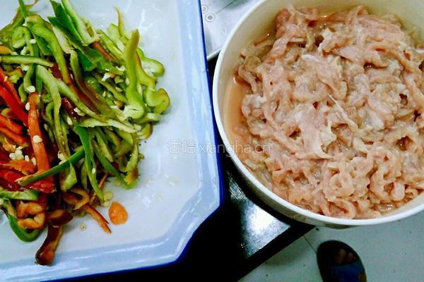 黄瓜炒肉的做法图解2