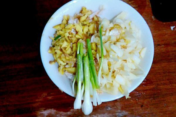 黄瓜炒肉的做法图解3
