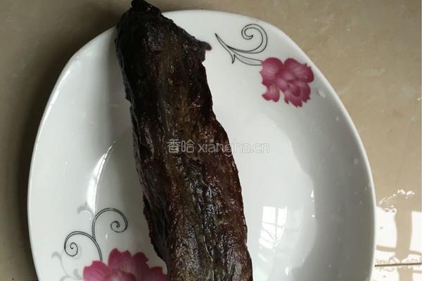红辣椒炒腊牛肉的做法图解1