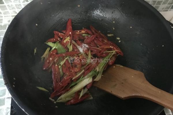 红辣椒炒腊牛肉的做法图解8