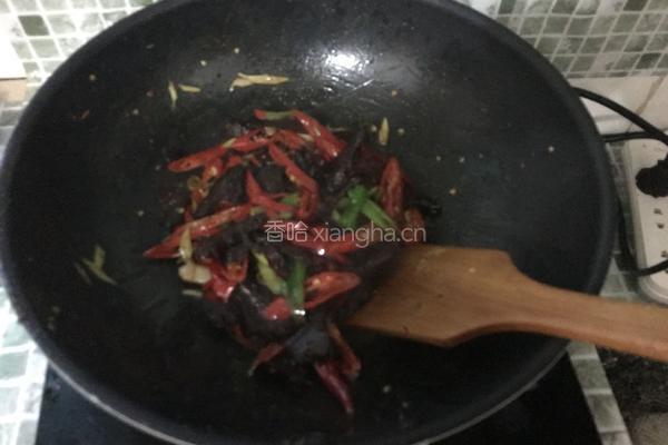 红辣椒炒腊牛肉的做法图解9