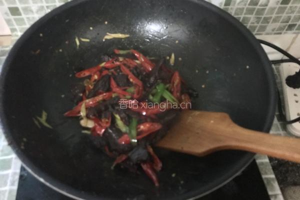 红辣椒炒腊牛肉的做法图解10
