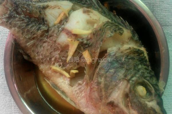 豆腐焖鱼的做法图解3