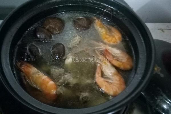 猪骨香菇粉丝汤的做法图解9