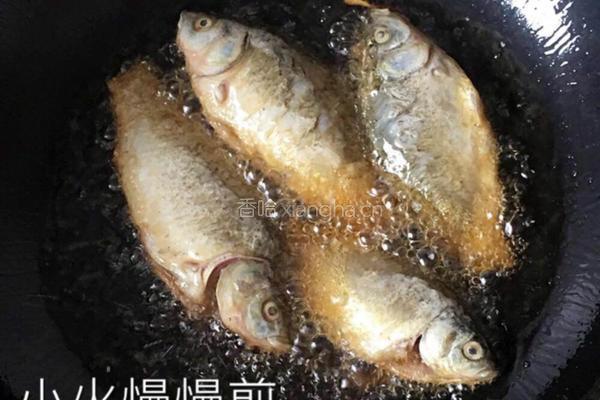 【香煎小鲫鱼】的做法图解5
