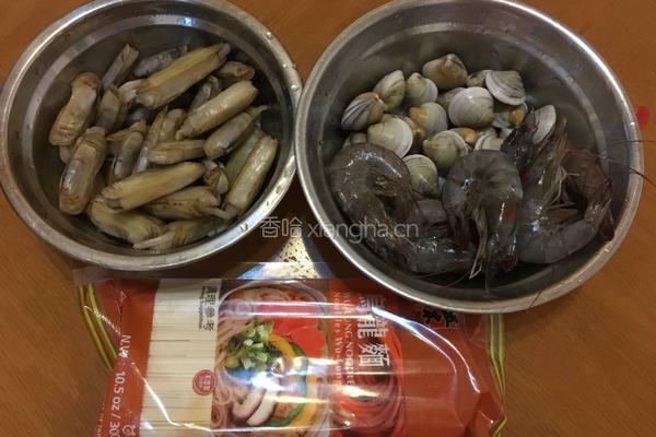 粤式海鲜面的做法图解1