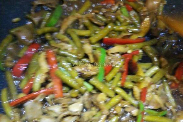酸豆角炒鸡胗的做法图解5