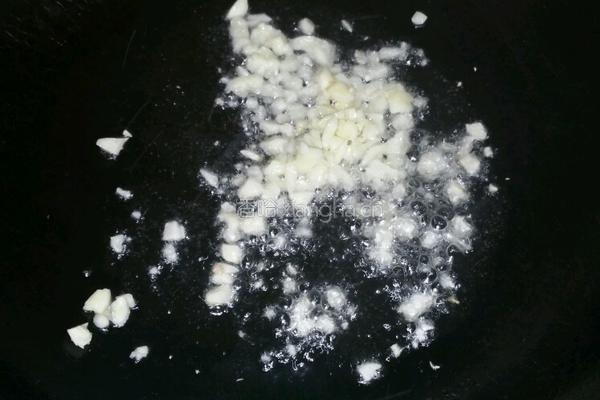 蒜香红薯叶的做法图解6