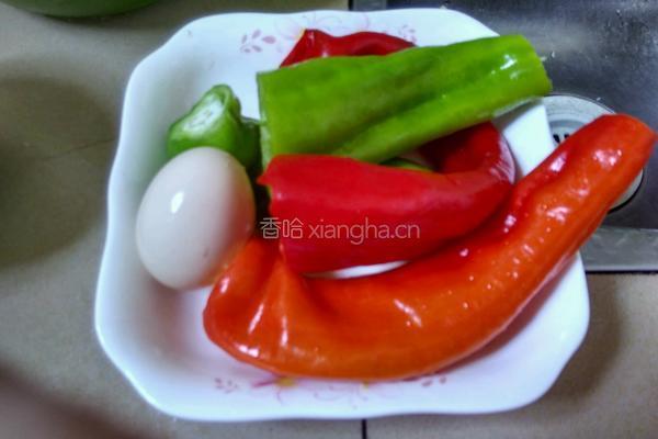 油煎辣椒圈的做法图解1