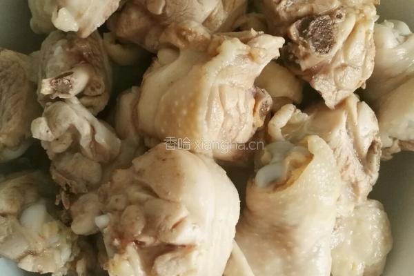 香菇炖鸡腿的做法图解4