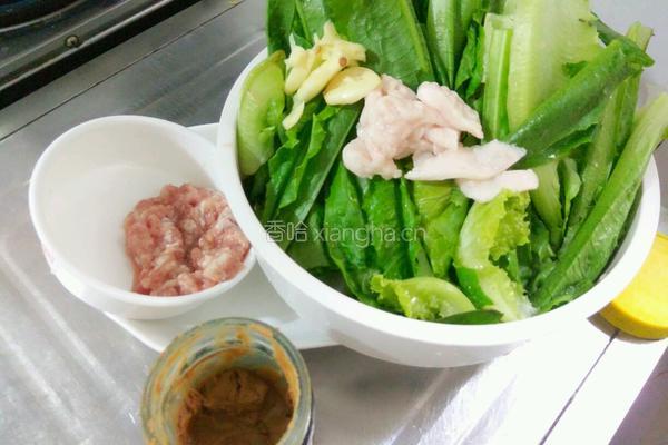 肉未麻酱油麦菜的做法图解1