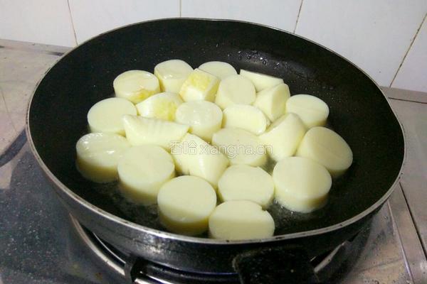 虾仁口袋豆腐的做法图解3
