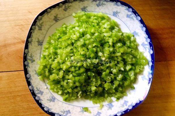 花边饺子（酸菜鲜肉馅）的做法图解5