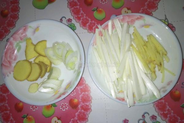 清蒸鲤鱼的做法图解2