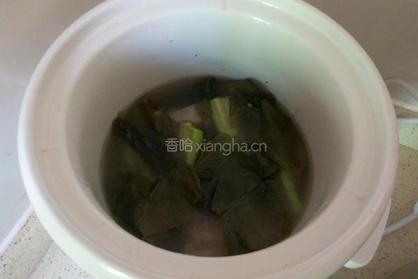 苦瓜海带排骨汤的做法图解4