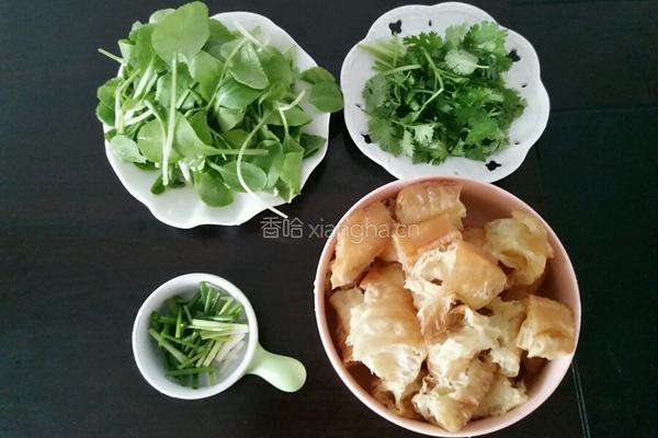 油条小青菜鸡蛋汤的做法图解1