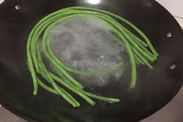 猪白肉虾滑酿豆角的做法图解4