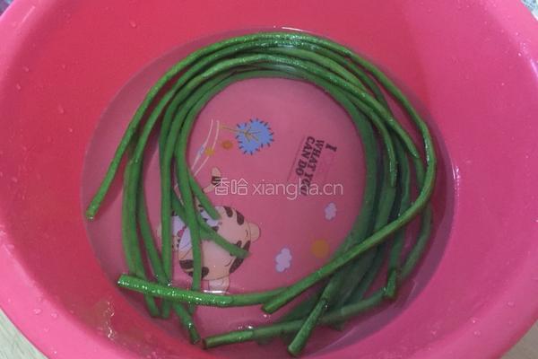 猪白肉虾滑酿豆角的做法图解5