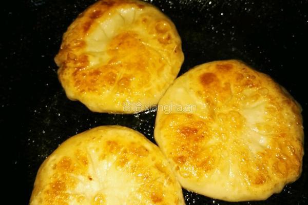 猪肉卷心菜馅饼的做法图解18