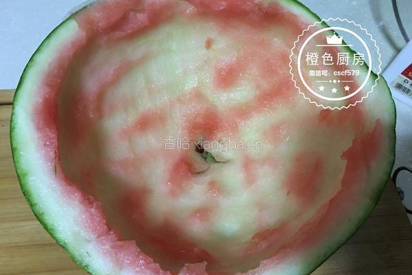 凉拌西瓜皮（简单爽口）的做法图解1