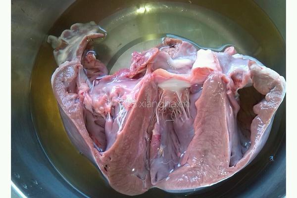 凉拌猪心肉的做法图解1