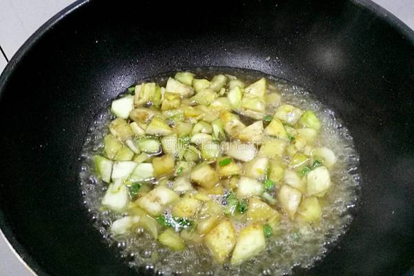 豆腐片炒茄子的做法图解6