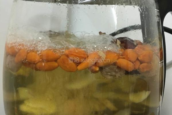 红枣枸杞姜茶的做法图解2