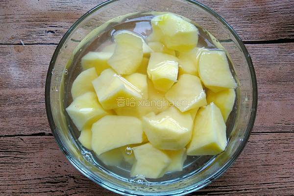 土豆焖牛肉的做法图解2