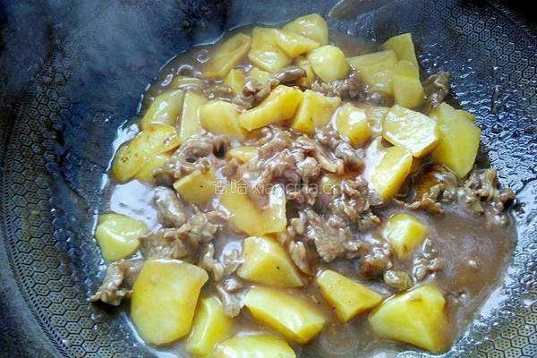 土豆焖牛肉的做法图解9