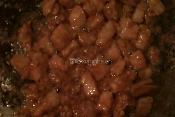 毛豆粒炒肉丁的做法图解3