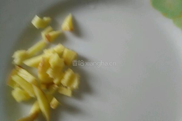 青椒炒毛豆玉米粒的做法图解2