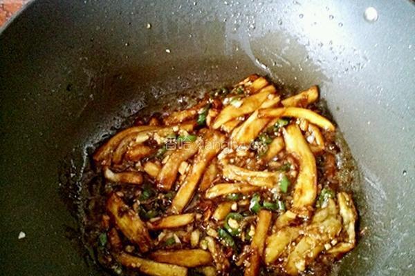 蚝油烧茄子的做法图解7