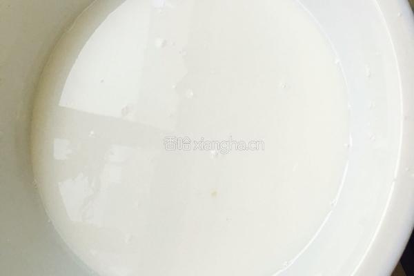 鸡蛋肠粉的做法图解1