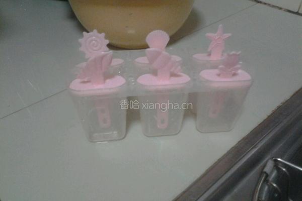 香蕉冰棒的做法图解1