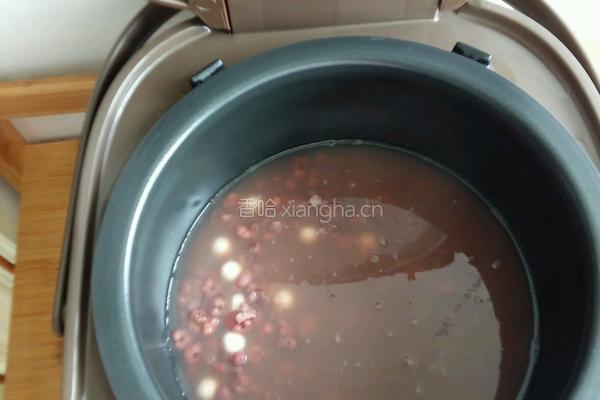 酒酿薏米红豆粥的做法图解5