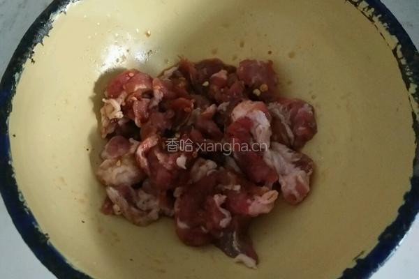 黄豆芽炒肉片的做法图解2