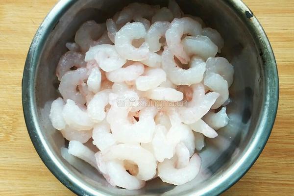 滑蛋虾仁的做法图解2
