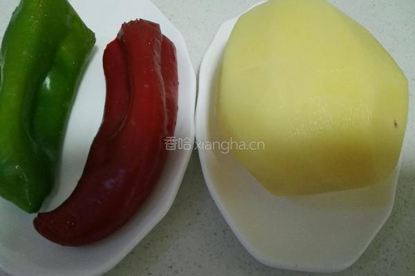 双椒土豆片的做法图解1