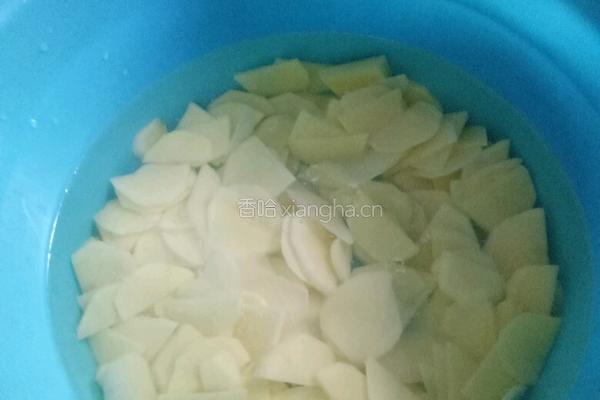 素炒土豆片的做法图解1