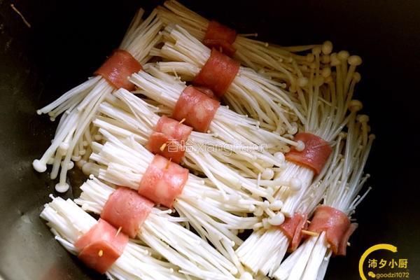 培根金针菇的做法图解3