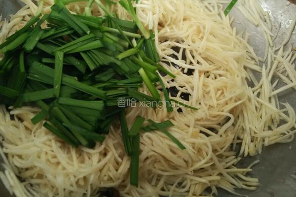 韭菜炒茭瓜丝的做法图解4