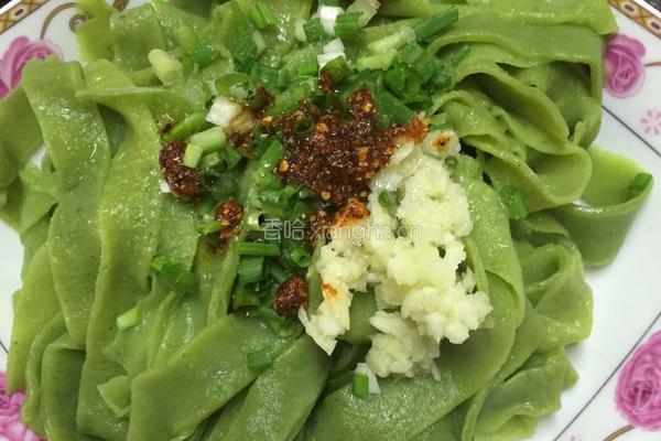 油泼菠菜面的做法图解6