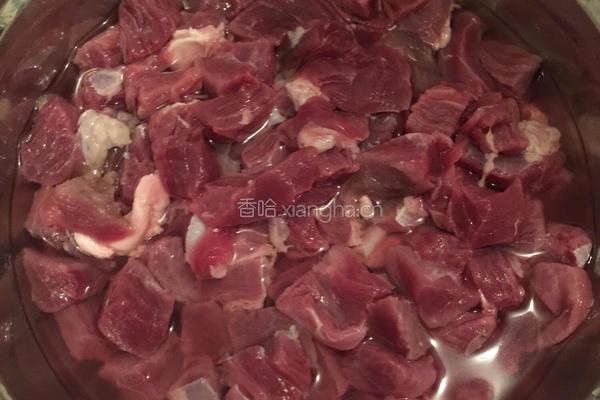 土豆炖牛肉的做法图解1