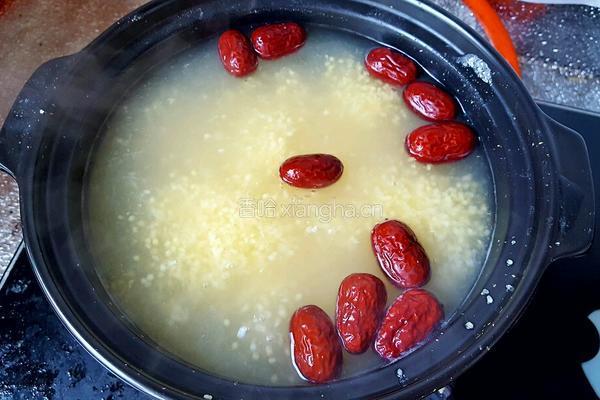砂锅小米粥的做法图解3