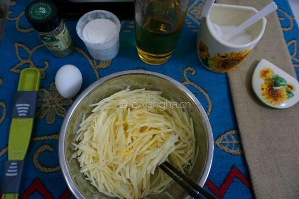 土豆丝饼的做法图解2