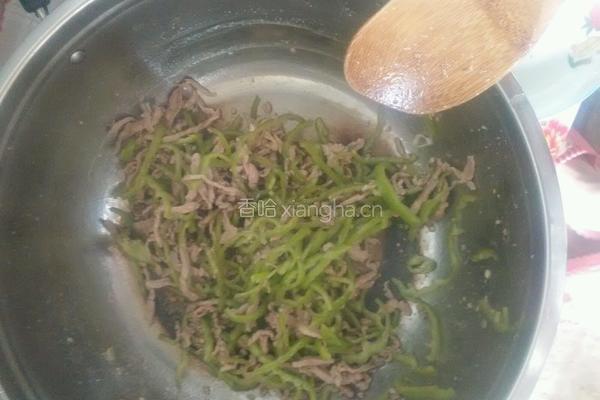 青椒炒肉丝的做法图解3