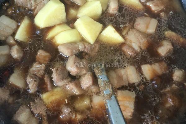 土豆红烧肉的做法图解2