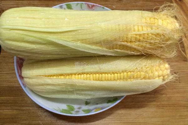 水煮玉米的做法图解2