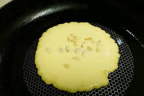 松子奶香玉米饼的做法图解12